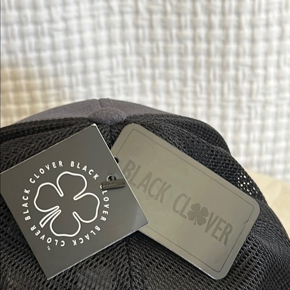 Black Clover Men's Black Gray and red Hat - Picture 3 of 13